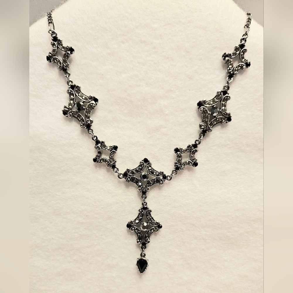 Vintage Gothic Victorian Filigree Y-Necklace with Jet Black Crystals - Picture 2 of 7
